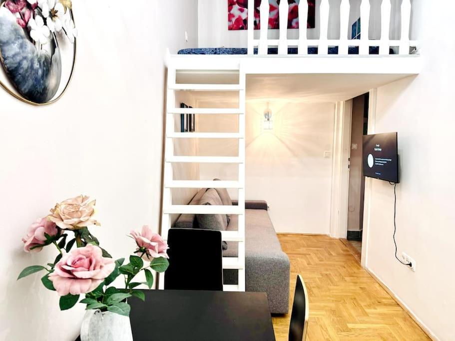 F2 Ultra Central Danube Loft Budapest Bagian luar foto